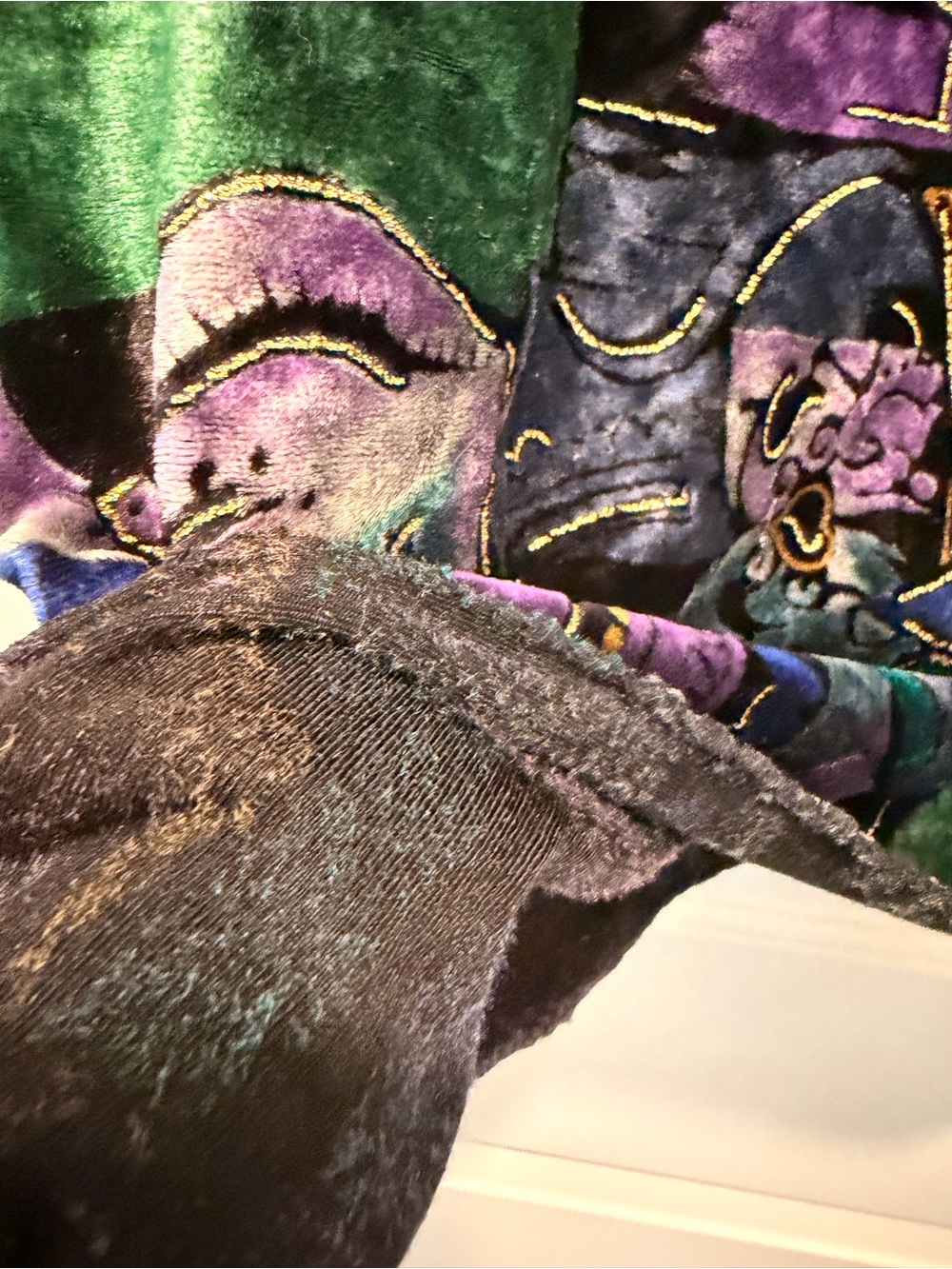 Vintage Western Connection Velvet Abstract Print
Short Sleeve Top Size M - Picture 4 of 6